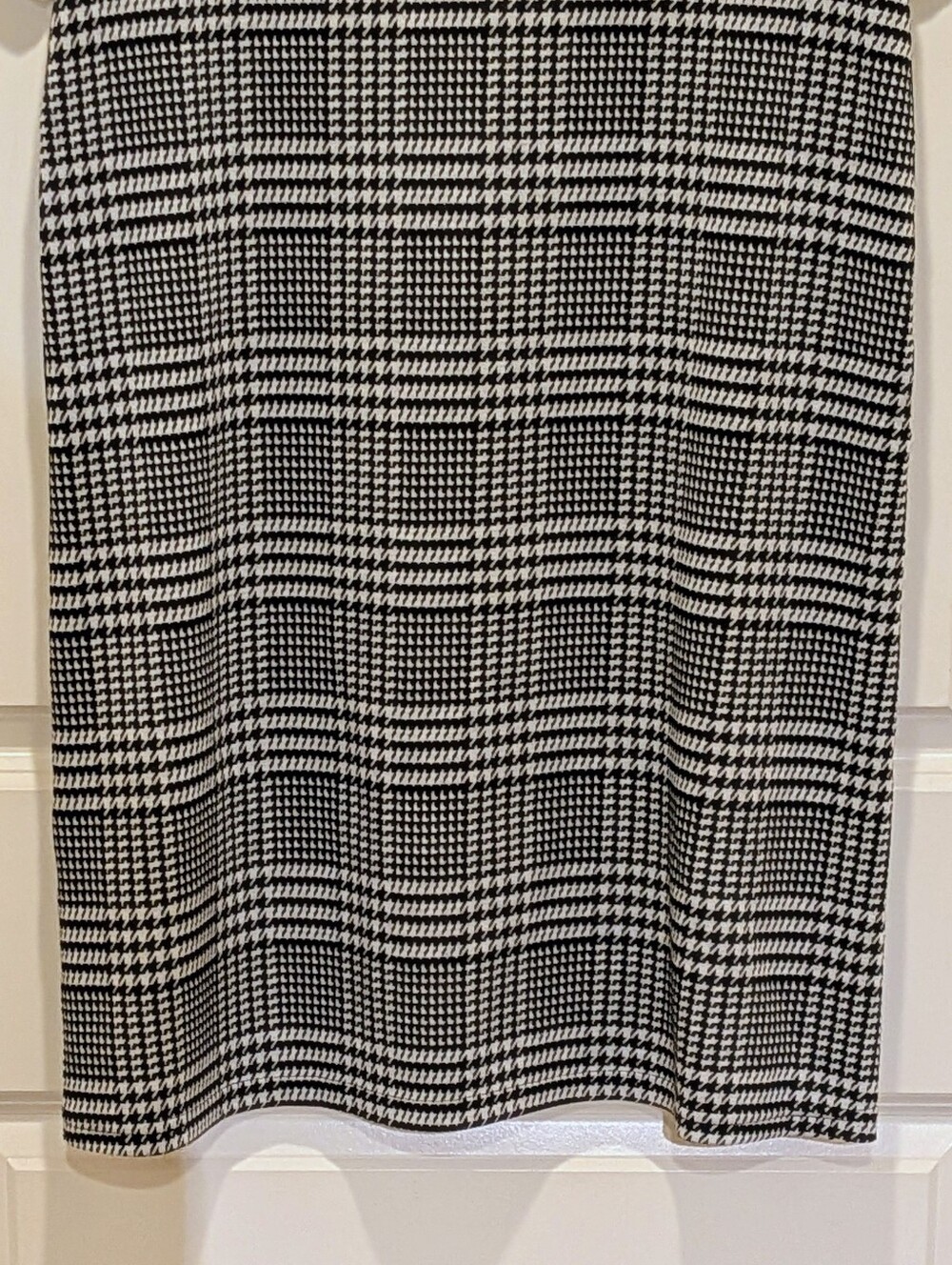 GUC Twik by Simons M Black and White Houndstooth Plaid Dress W Green Stripes - Picture 8 of 8